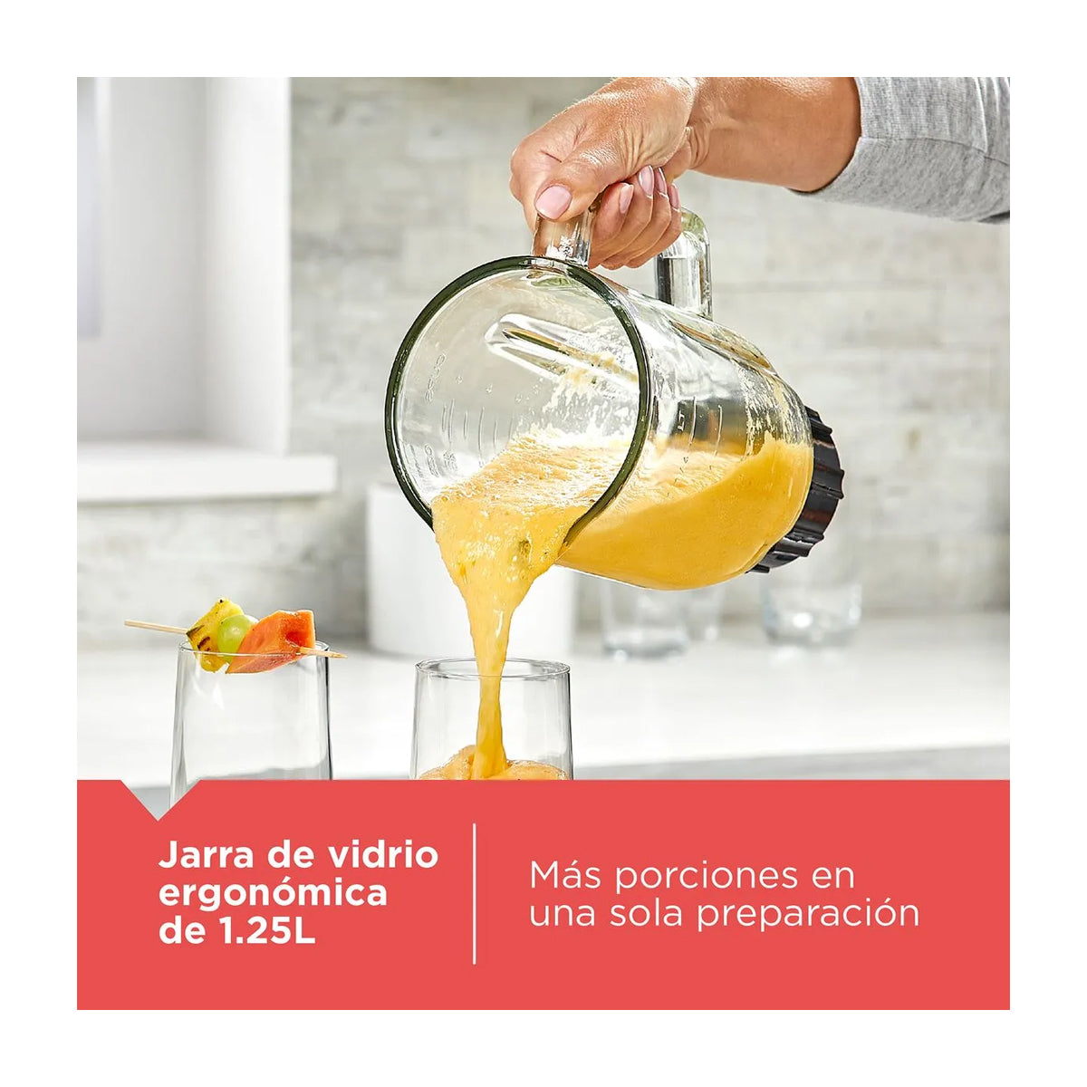 Black & Decker Ice Crush Licuadora de 8 Velocidades | Función de Pulso | Base Metálica | Jarra de Vidrio | 1.25L | 700W | Plateado