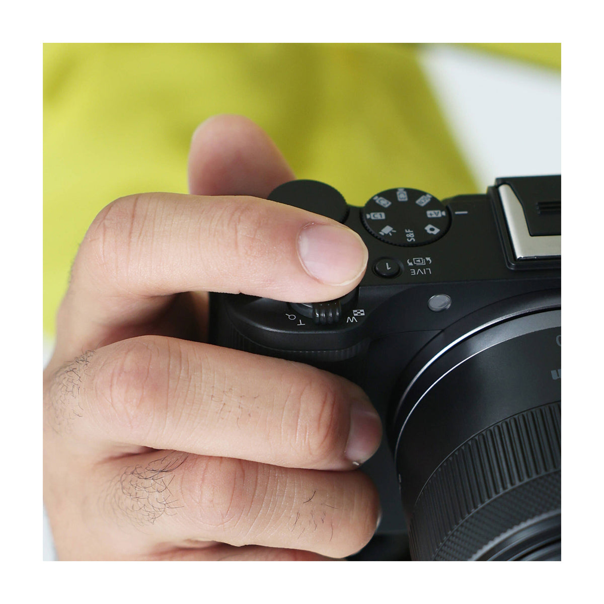 Canon EOS R50 V Cámara Digital Mirrorless con Lente 14-30mm IS STM