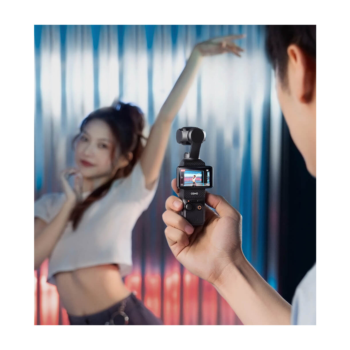 DJI Osmo Pocket 3 Creator Combo Cámara Digital | Video 4K | Estabilizador de 3-Ejes | Pantalla Giratoria | ActiveTrack 6.0 | Fast Focusing | Slow Motion