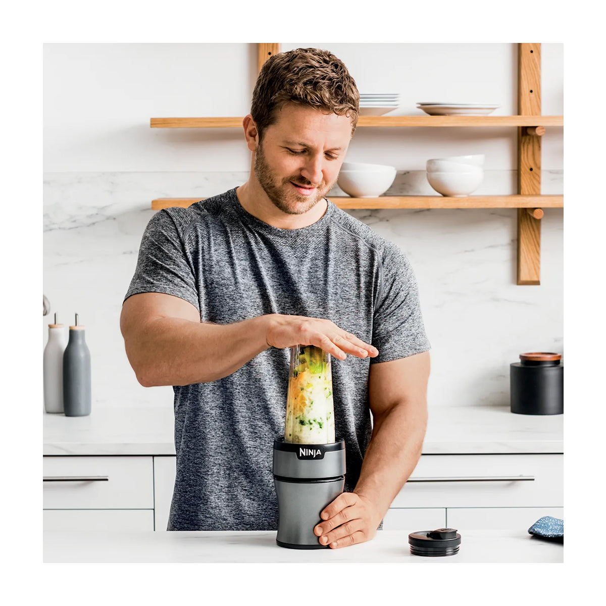 Ninja Nutri-Blender Licuadora / Extractor de Nutrientes Personal Automática | 8 Piezas | 0.5L | 700W | Plateado