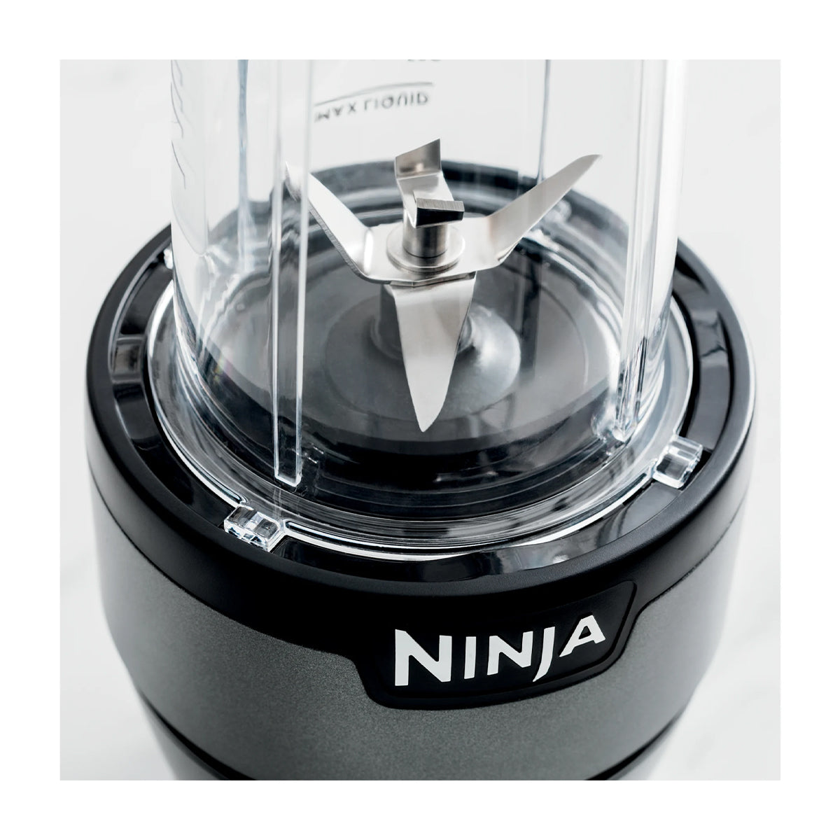 Ninja Nutri-Blender Licuadora / Extractor de Nutrientes Personal Automática | 8 Piezas | 0.5L | 700W | Plateado