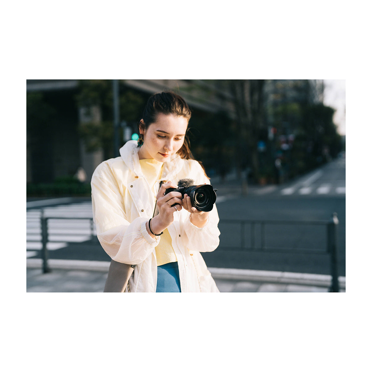 Sony ZV-E10 Alpha Cámara Digital Mirrorless con Lente 16-50mm OSS | ZV-E10L