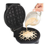 Hamilton Beach Waflera | Estilo Belga | Superficie Antiadherente | Rápido & Facil de Usar | Negro