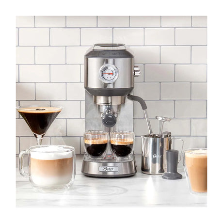 Oster BVSTEM7200 Cafetera de 4 Tazas | 15 Bares | Espresso y Capuccino | Sistema Espumador | Plateado