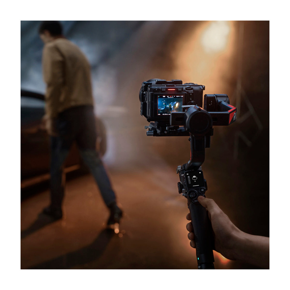 DJI RS 4 Pro Combo Gimbal para Cámaras | Estabilizador de 3-Ejes | Motor Focus Pro | ActiveTrack Pro | OLED Touchscreen  | 13H | Negro