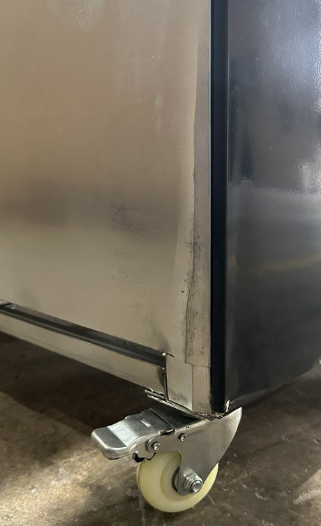 (Outlet) RCA Vitrina Comercial de 3 Puertas | Cierre Automático | Seguridad con Llave | 45p3