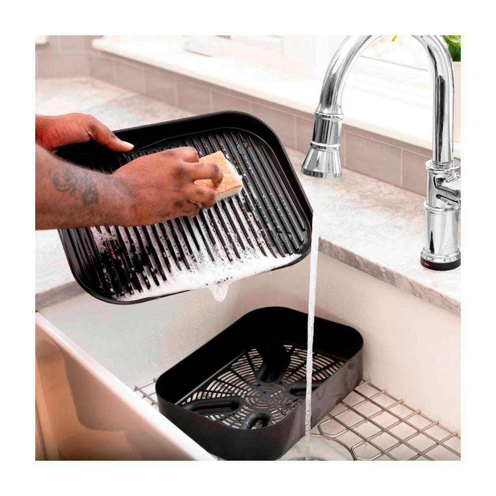 Ninja Woodfire Parrilla Eléctrica 7-en-1 para Exteriores | Woodfire Technology | Master Grill | Ahumador BBQ | Freidora de Aire | Resistente al Clima | Hornear y Asar | 1760W | Gris Negro