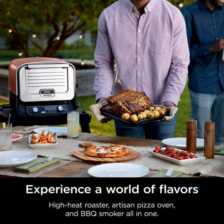 Ninja Woodfire Horno Eléctrico 8-en-1 para Exteriores | Woodfire Technology | Ahumador BBQ | Hornear y Asar | 1760W | Rojo