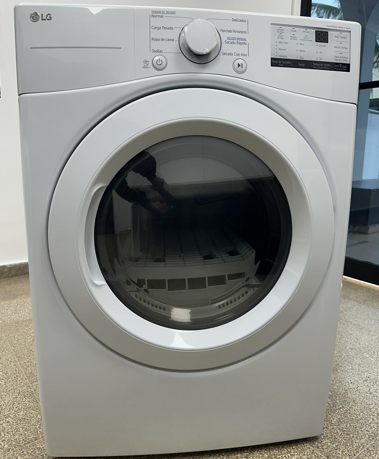 (Outlet) LG Combo Lavadora Automatica Inverter Direct Drive y Secadora a Gas de Carga Frontal | 6 Motion DD | 20kg | Blanco