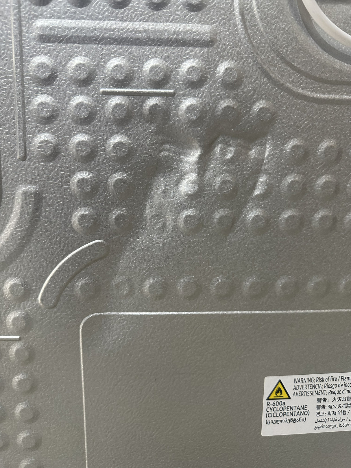 (Outlet) Samsung BESPOKE Refrigeradora Cross Door de 4 Puertas Digital Inverter | Family Hub | Triple Cooling | Dual Ice Maker | Beverage Center | 28.60p3