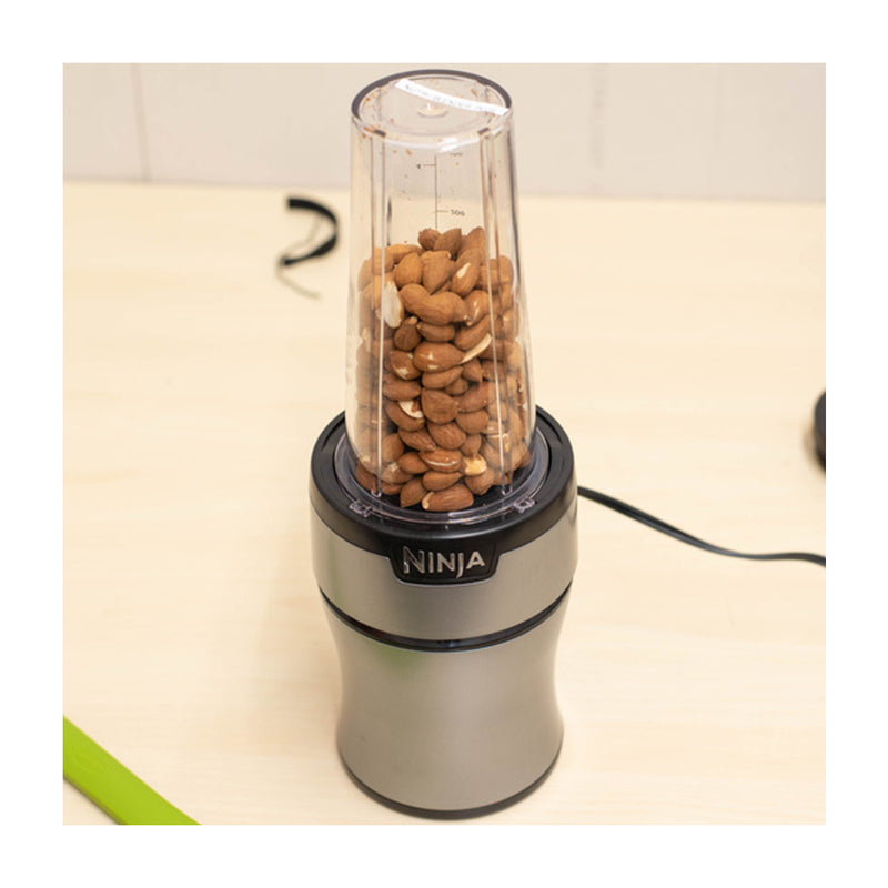 Ninja Nutri-Blender Licuadora / Extractor de Nutrientes Personal Automática | 8 Piezas | 0.5L | 700W | Plateado