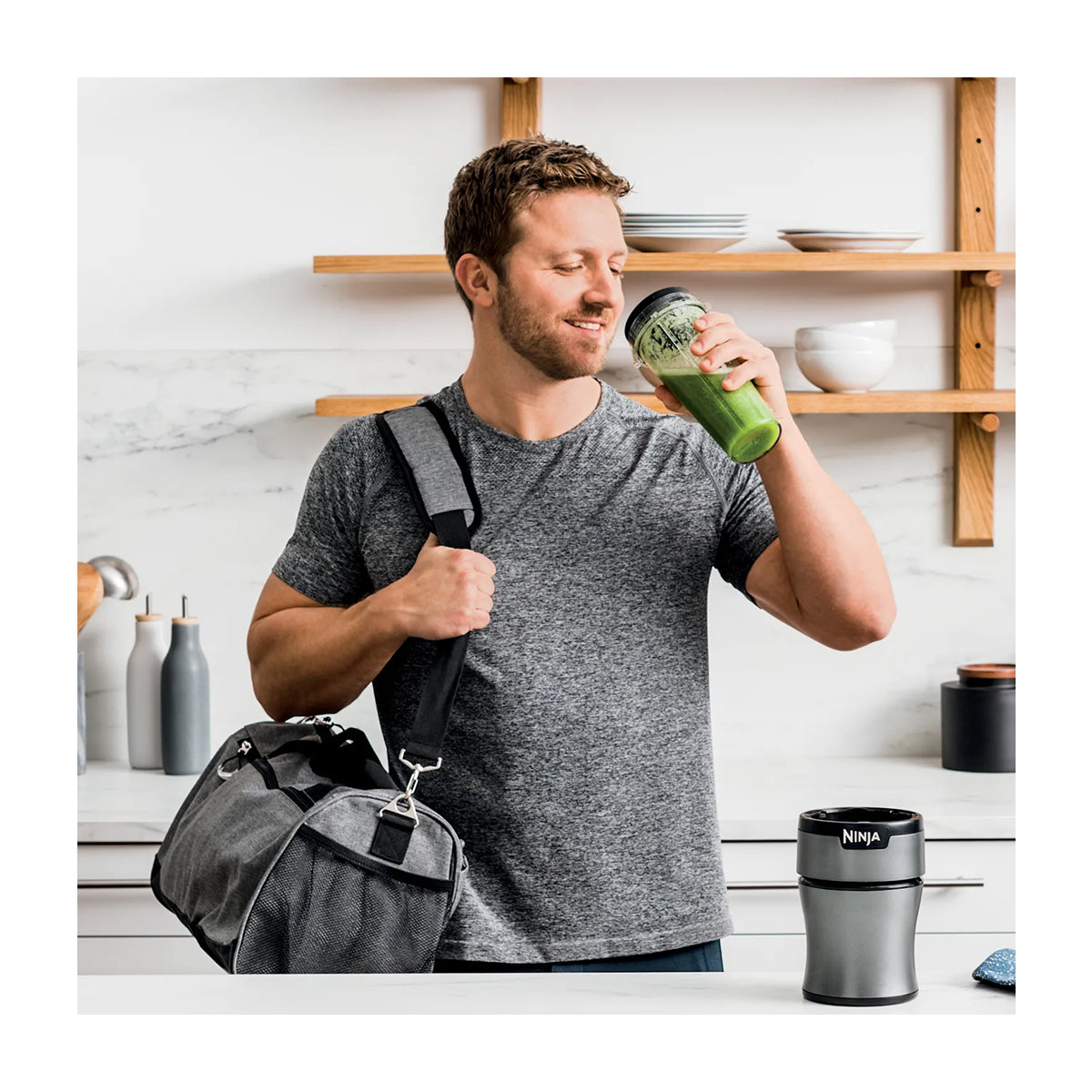 Ninja Nutri-Blender Licuadora / Extractor de Nutrientes Personal Automática | 8 Piezas | 0.5L | 700W | Plateado