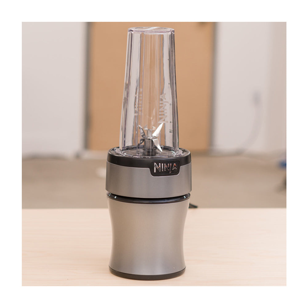 Ninja Nutri-Blender Licuadora / Extractor de Nutrientes Personal Automática | 8 Piezas | 0.5L | 700W | Plateado