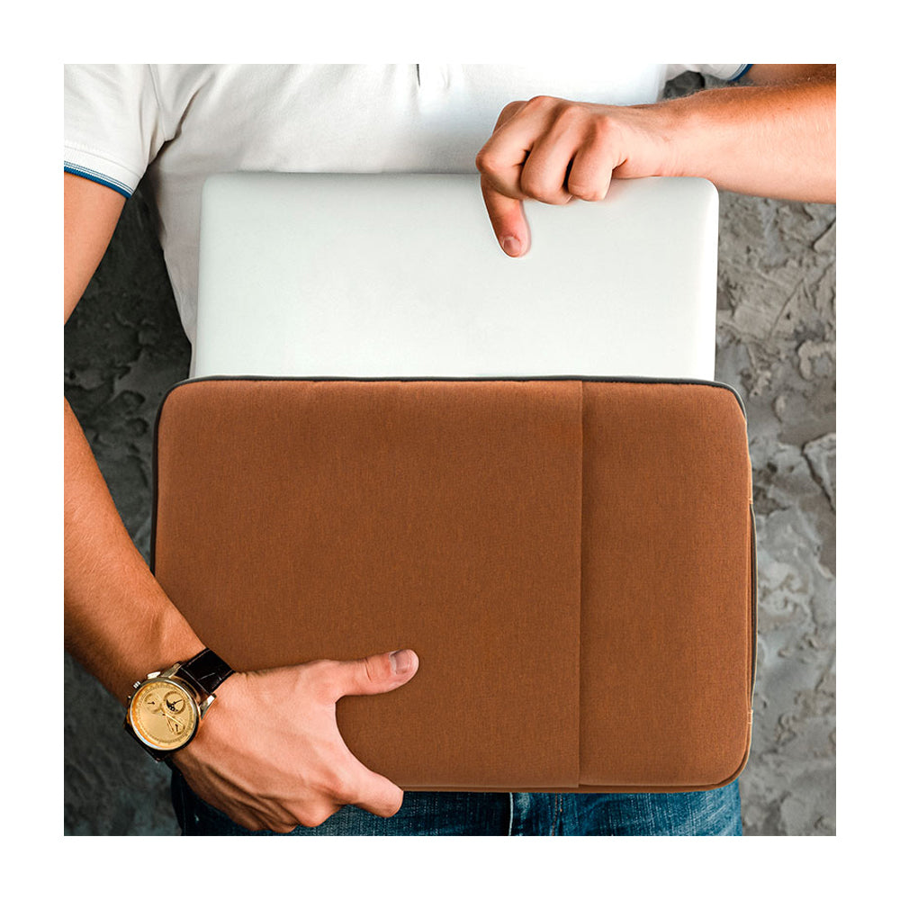 Klip Xtreme Funda con Cremallera para Laptop de hasta 15.6" | Marrón