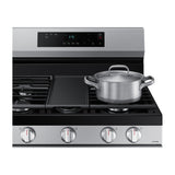Samsung Estufa a Gas de Acero Inoxidable | WiFi Smart | 6p3 | Hornalla Doble 17.000 BTU | Control de Voz (Alexa y Google) | Panel Digital | Plancha | 30" | 5 Quemadores